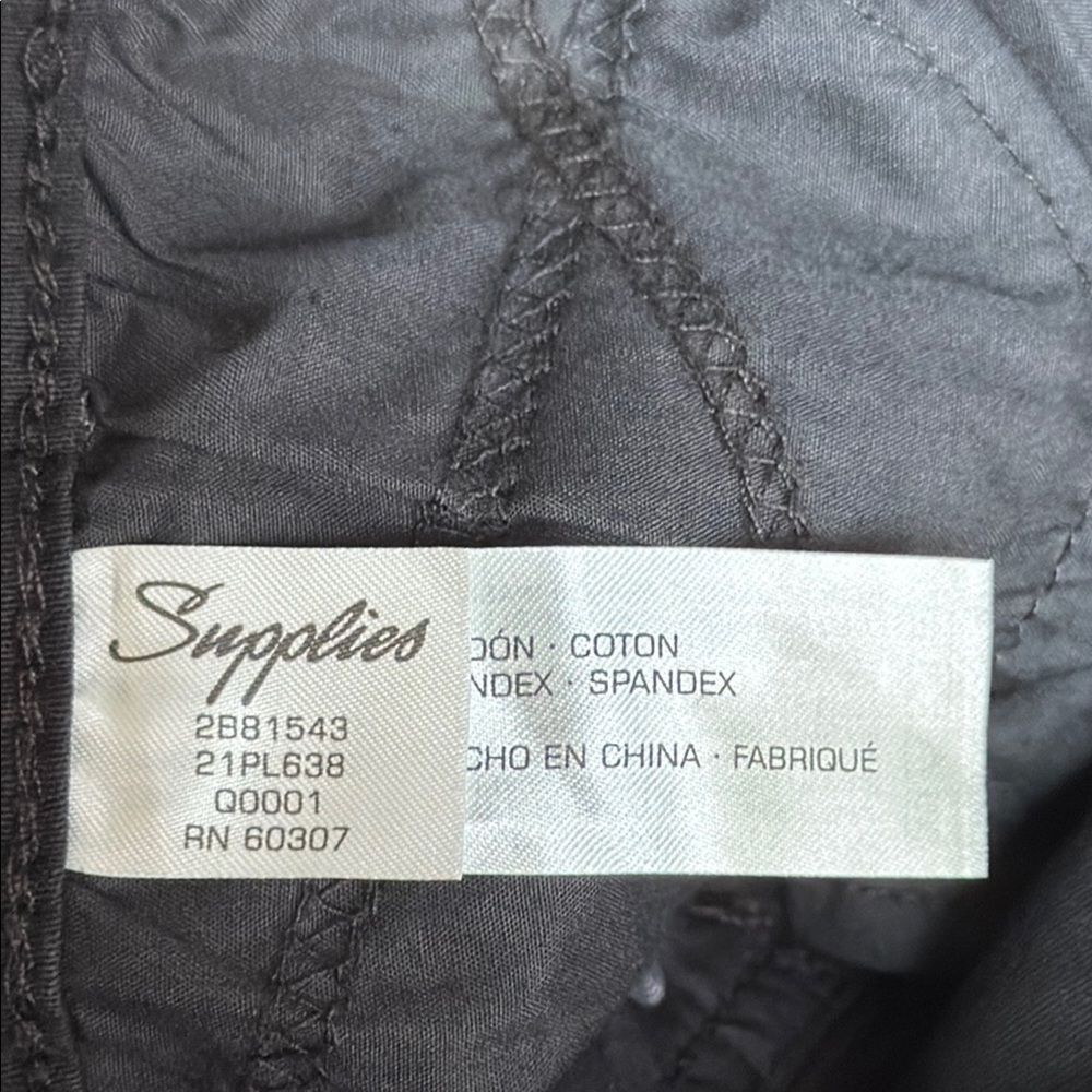 Union Bay Supplies Mila Modern Crop Black Pants. Size 10. - Picture 9 of 12